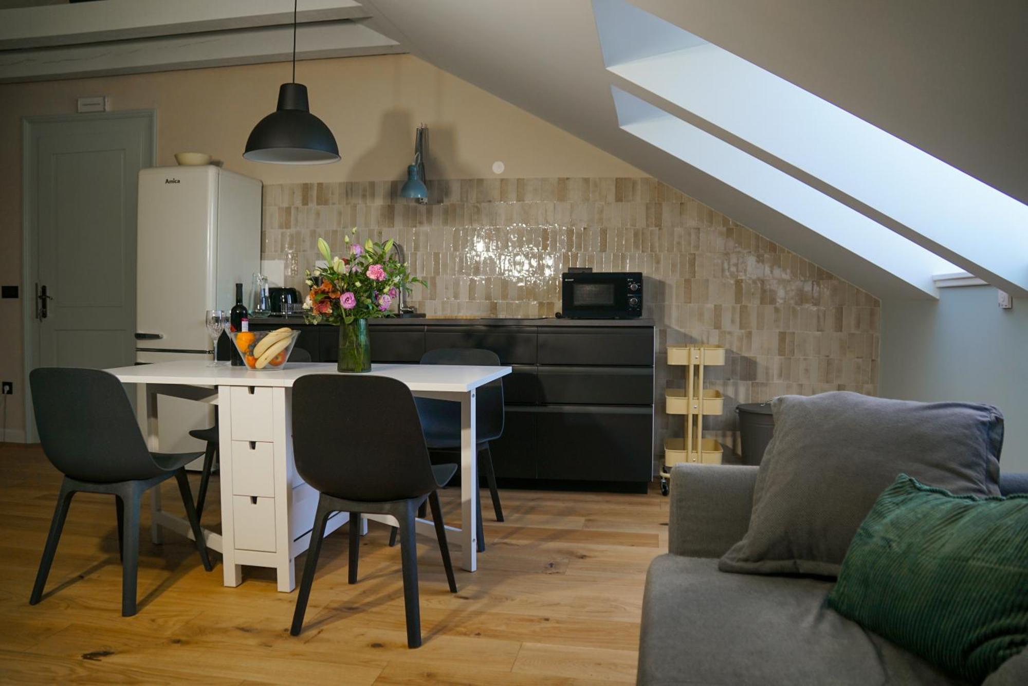 Onyx Apartment *